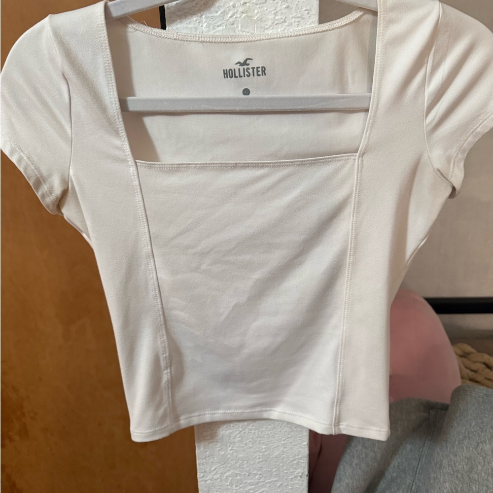 hollister top